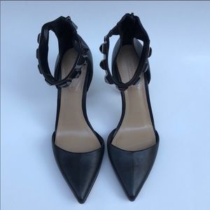 Bcbg black heels size 7 1/2
